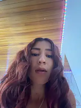 Snapshot of scarlett_fire5 chatting on 06.01.26 scarlett fire5 online show from 06.01.26