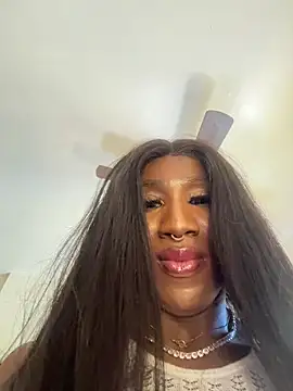 Snapshot of Motherbigbus chatting on 01.10.26 Motherbigbus online show from 01.10.26