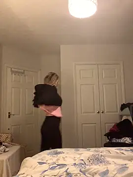 Snapshot of xoxohan11 chatting on 11.25.25 xoxohan11 online show from 11.25.25