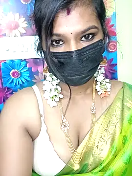 Snapshot of Premalatha_28 chatting on 11.18.25 Premalatha 28 online show from 11.18.25