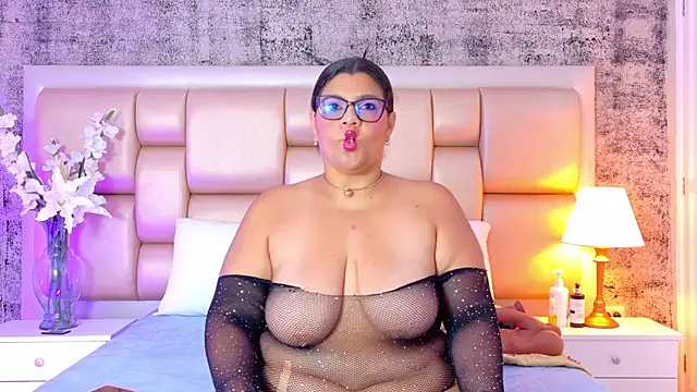 Snapshot of SelennaCooper chatting on 02.05.26 SelennaCooper online show from 02.05.26