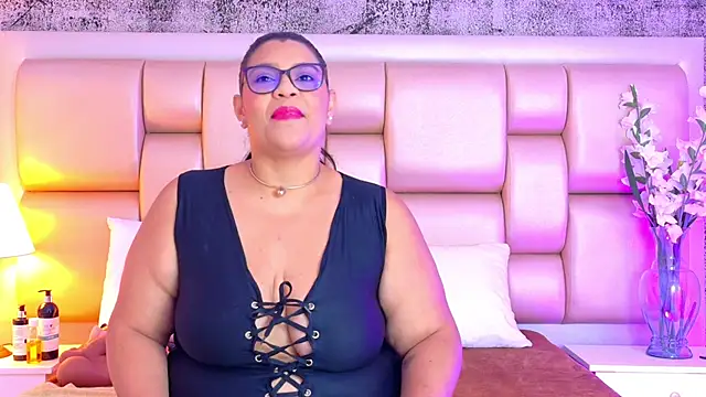 Snapshot of SelennaCooper chatting on 02.24.26 SelennaCooper online show from 02.24.26