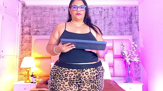 Snapshot of SelennaCooper chatting on 02.26.26 SelennaCooper online show from 02.26.26