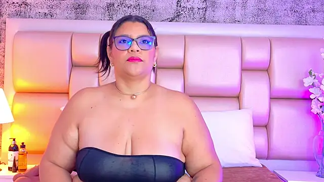 Snapshot of SelennaCooper chatting on 03.12.26 SelennaCooper online show from 03.12.26