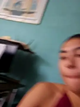 Snapshot of skinnyrox chatting on 12.05.25 skinnyrox online show from 12.05.25