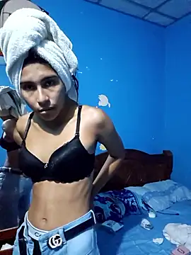 Snapshot of skinnyrox chatting on 01.09.26 skinnyrox online show from 01.09.26