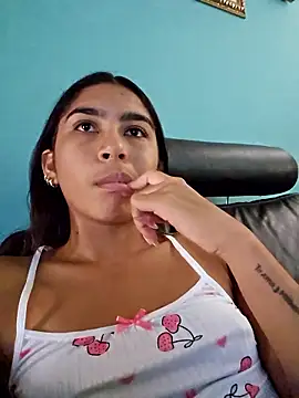 Snapshot of skinnyrox chatting on 01.16.26 skinnyrox online show from 01.16.26