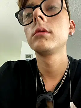 Snapshot of Boyfriend-Hot chatting on 11.24.25 Boyfriend-Hot online show from 11.24.25