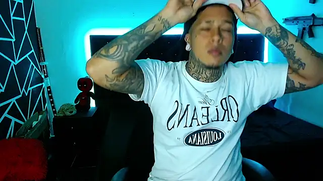 Snapshot of Zero-X9 chatting on 02.10.26 Zero-X9 online show from 02.10.26