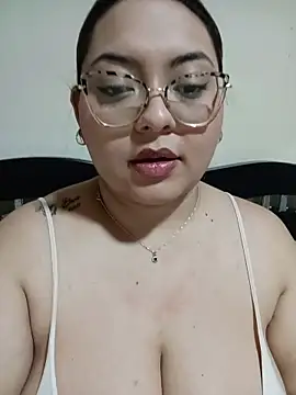 Snapshot of Anna_Lucia88 chatting on 02.04.26 Anna Lucia88 online show from 02.04.26