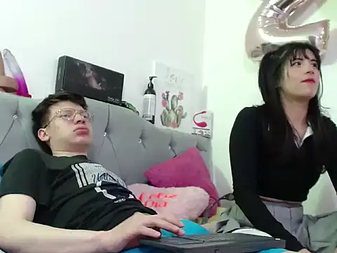 Snapshot of NAOMI-SENSUAL chatting on 11.25.25 NAOMI-SENSUAL online show from 11.25.25