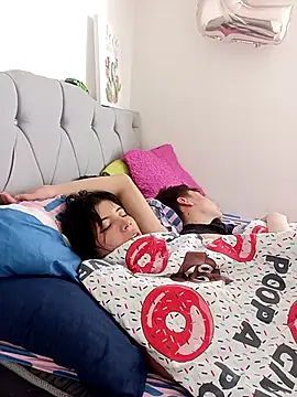 Snapshot of NAOMI-SENSUAL chatting on 11.27.25 NAOMI-SENSUAL online show from 11.27.25