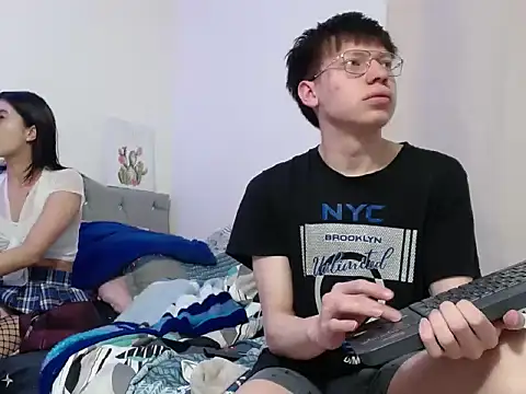 Snapshot of NAOMI-SENSUAL chatting on 11.30.25 NAOMI-SENSUAL online show from 11.30.25