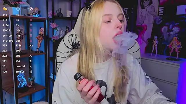 Snapshot of ElvenQueen chatting on 11.23.25 ElvenQueen online show from 11.23.25