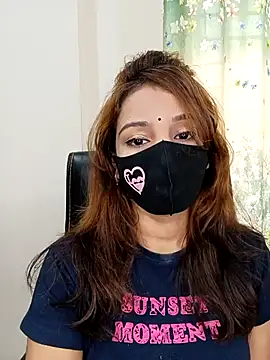 Snapshot of Sexy-Jara1 chatting on 11.20.25 Sexy-Jara1 online show from 11.20.25