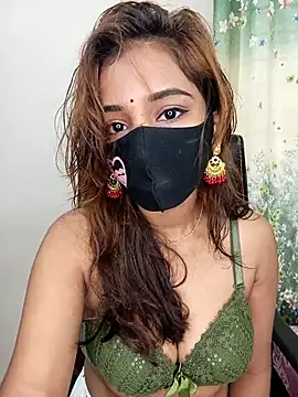 Snapshot of Sexy-Jara1 chatting on 12.14.25 Sexy-Jara1 online show from 12.14.25