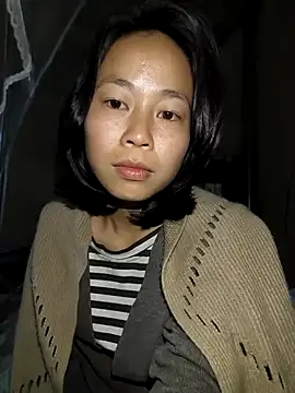 Snapshot of Cat-meow chatting on 11.26.25 Cat-meow online show from 11.26.25