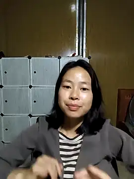 Snapshot of Cat-meow chatting on 12.18.25 Cat-meow online show from 12.18.25