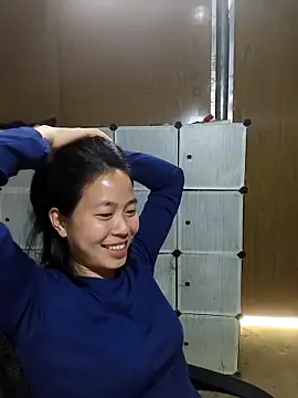 Snapshot of Cat-meow chatting on 12.23.25 Cat-meow online show from 12.23.25