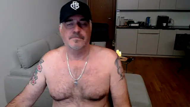 Buidapest online show from 11.18.25