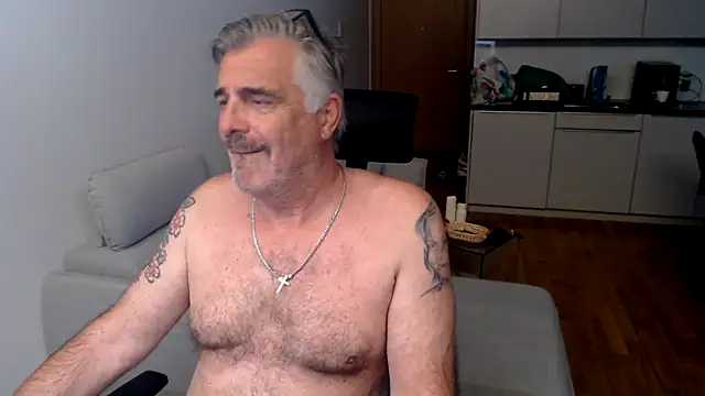 Buidapest online show from 11.19.25