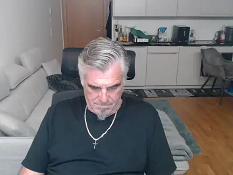 Buidapest online show from 04.28.26