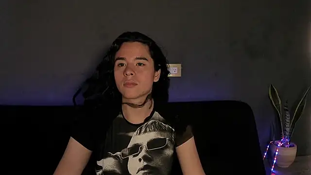 Snapshot of Angel-umbra chatting on 11.27.25 Angel-umbra online show from 11.27.25