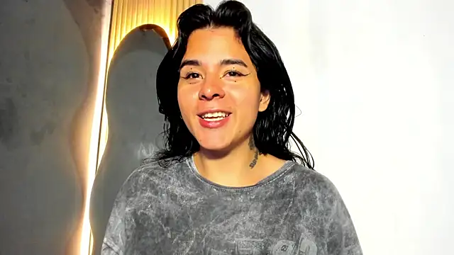 Snapshot of Angel-umbra chatting on 12.15.25 Angel-umbra online show from 12.15.25