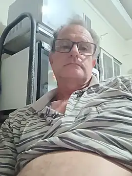 Snapshot of nard53 chatting on 05.19.26 nard53 online show from 05.19.26