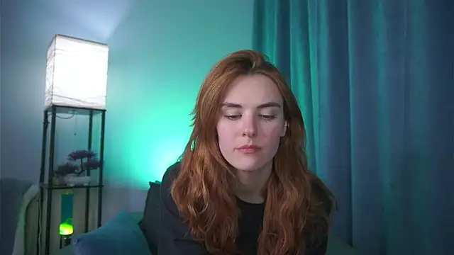 Snapshot of foxy_cute4you chatting on 03.04.26 foxy cute4you online show from 03.04.26