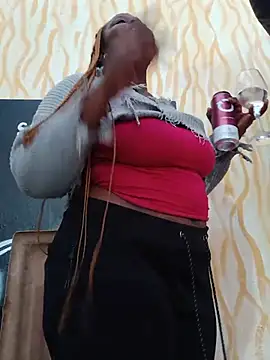 Snapshot of melanin_lizzy chatting on 06.11.26 melanin lizzy online show from 06.11.26