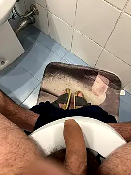 Snapshot of marc8876 chatting on 11.29.25 marc8876 online show from 11.29.25