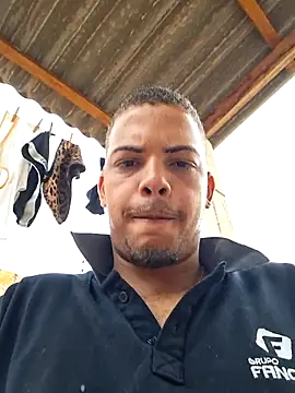 Snapshot of CLARO123F chatting on 11.18.25 CLARO123F online show from 11.18.25