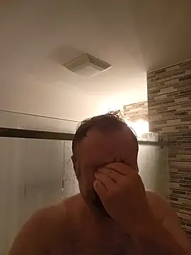 Snapshot of TheOneDonShaun chatting on 11.28.25 TheOneDonShaun online show from 11.28.25