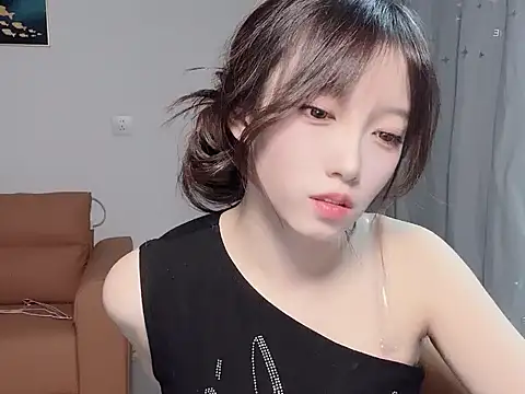 Snapshot of yuyayayu chatting on 11.18.25 yuyayayu online show from 11.18.25