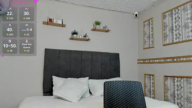 MIssZhoe online show from 11.17.25