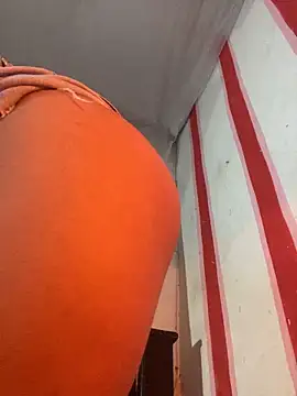 Snapshot of justcallmemargo chatting on 12.14.25 justcallmemargo online show from 12.14.25