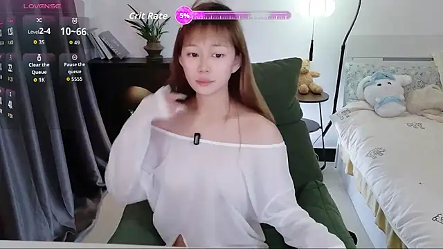 Snapshot of YuYu317 chatting on 12.15.25 YuYu317 online show from 12.15.25