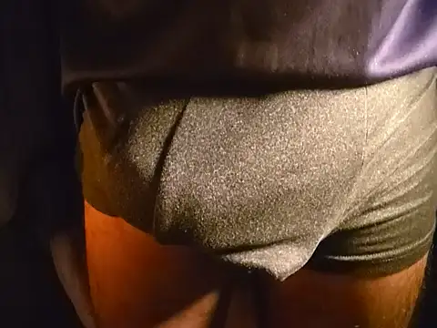 Snapshot of adrian_16_17 chatting on 12.23.25 adrian 16 17 online show from 12.23.25