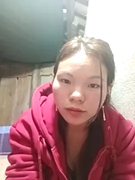 Snapshot of yu-zhen chatting on 11.19.25 yu-zhen online show from 11.19.25