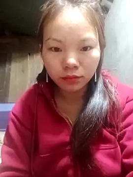 Snapshot of yu-zhen chatting on 11.25.25 yu-zhen online show from 11.25.25