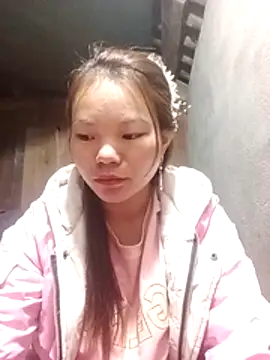 Snapshot of yu-zhen chatting on 11.26.25 yu-zhen online show from 11.26.25