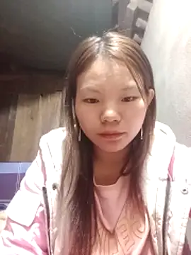 Snapshot of yu-zhen chatting on 11.27.25 yu-zhen online show from 11.27.25