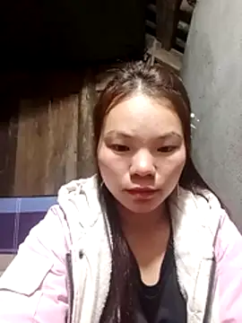 Snapshot of yu-zhen chatting on 12.01.25 yu-zhen online show from 12.01.25