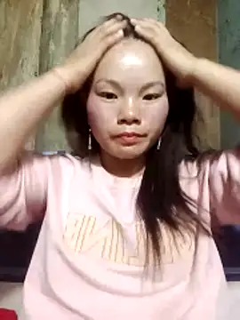 Snapshot of yu-zhen chatting on 12.14.25 yu-zhen online show from 12.14.25