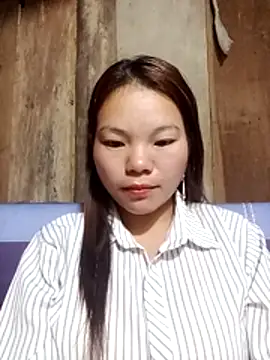 Snapshot of yu-zhen chatting on 12.17.25 yu-zhen online show from 12.17.25