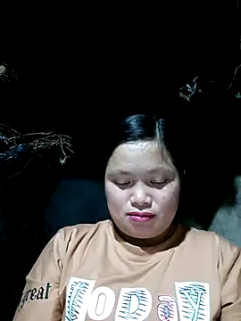 Snapshot of Ava-120 chatting on 12.18.25 Ava-120 online show from 12.18.25