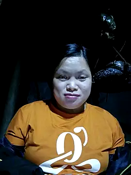 Snapshot of Ava-120 chatting on 12.21.25 Ava-120 online show from 12.21.25