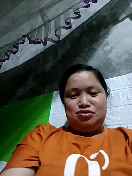 Snapshot of Ava-120 chatting on 12.22.25 Ava-120 online show from 12.22.25