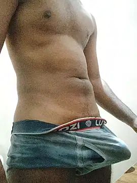 Snapshot of BhonduBaby chatting on 11.28.25 BhonduBaby online show from 11.28.25